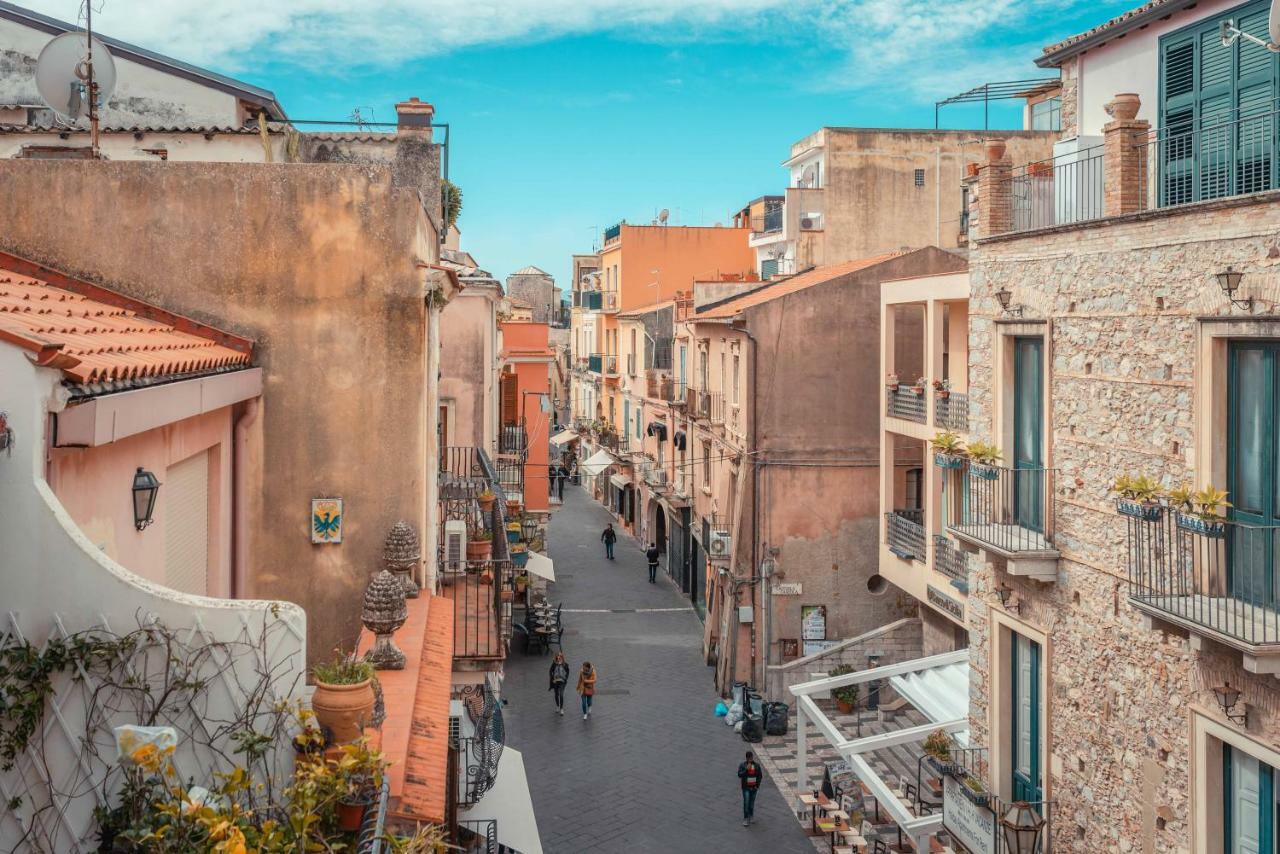 Palazzo Di Ferro Taormina Apartment Bagian luar foto
