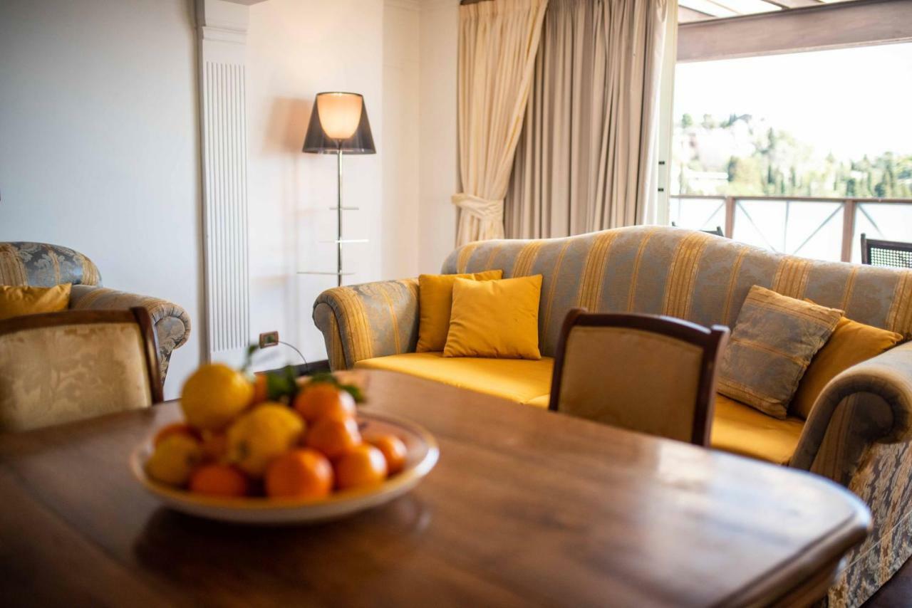 Palazzo Di Ferro Taormina Apartment Bagian luar foto